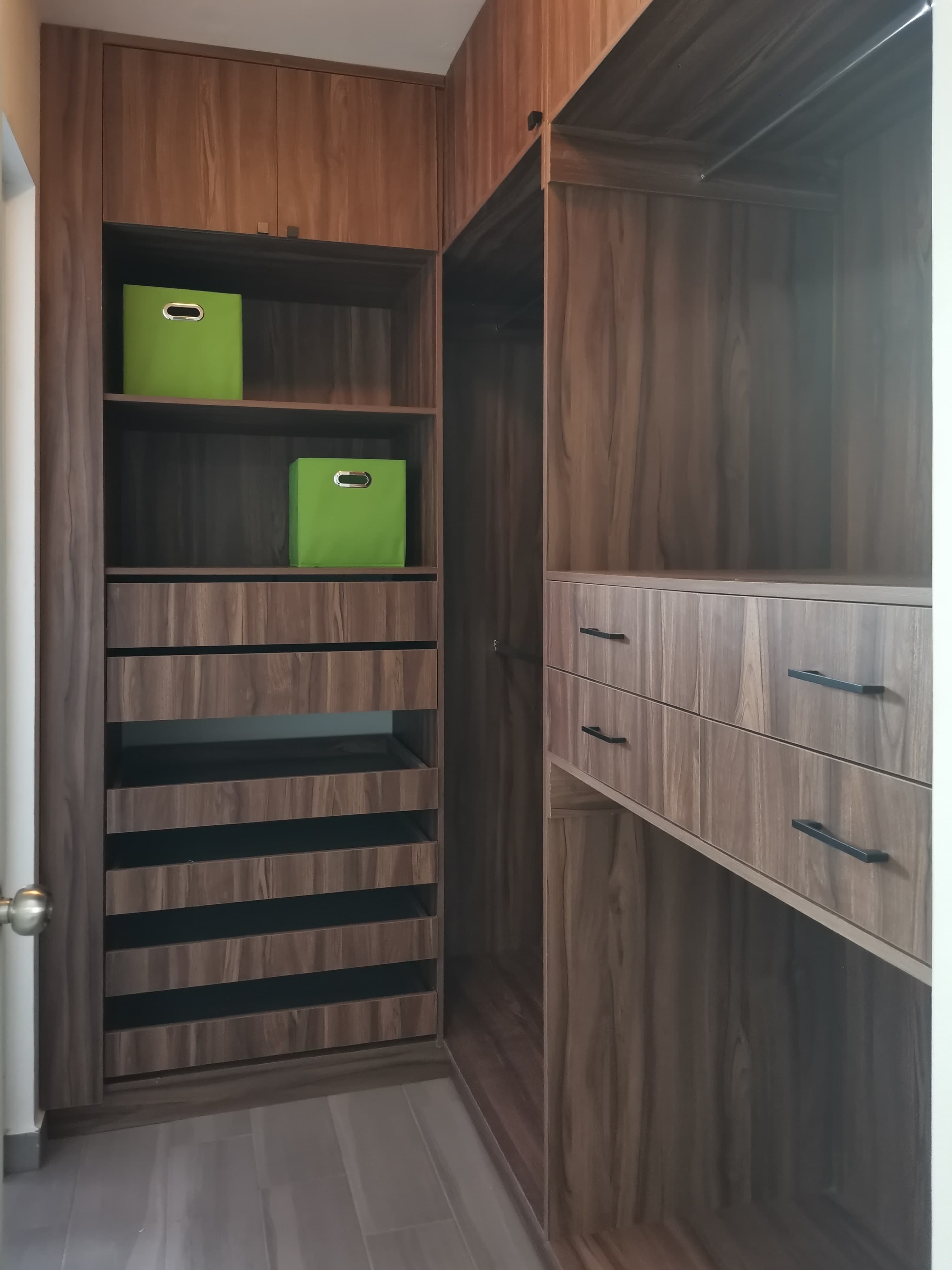 Vestidor a Medida con Acabados de Lujo en Culiacán — Detalle 10 | Casa Aurea Culiacán