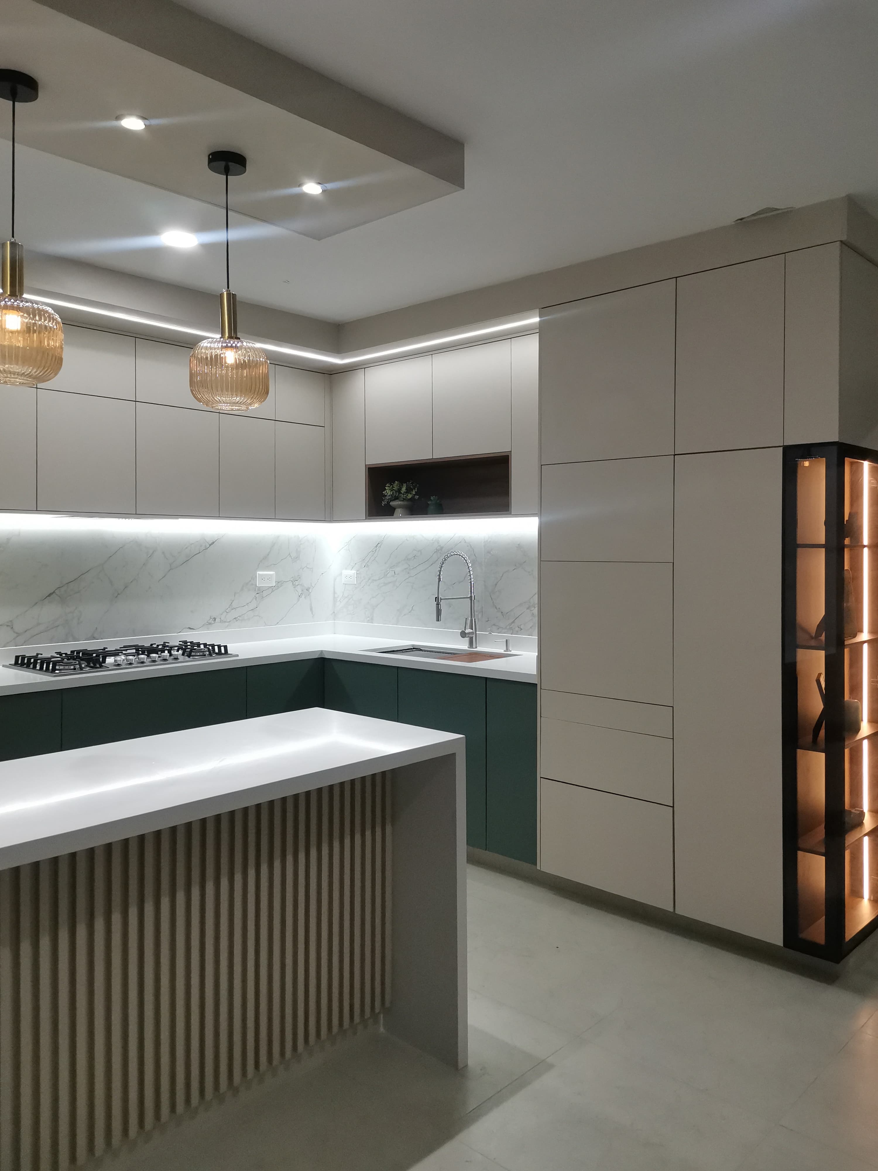 Cocina integral y vestidores a medida en La Rioja, Culiacán — Detalle 5 | Casa Aurea Culiacán