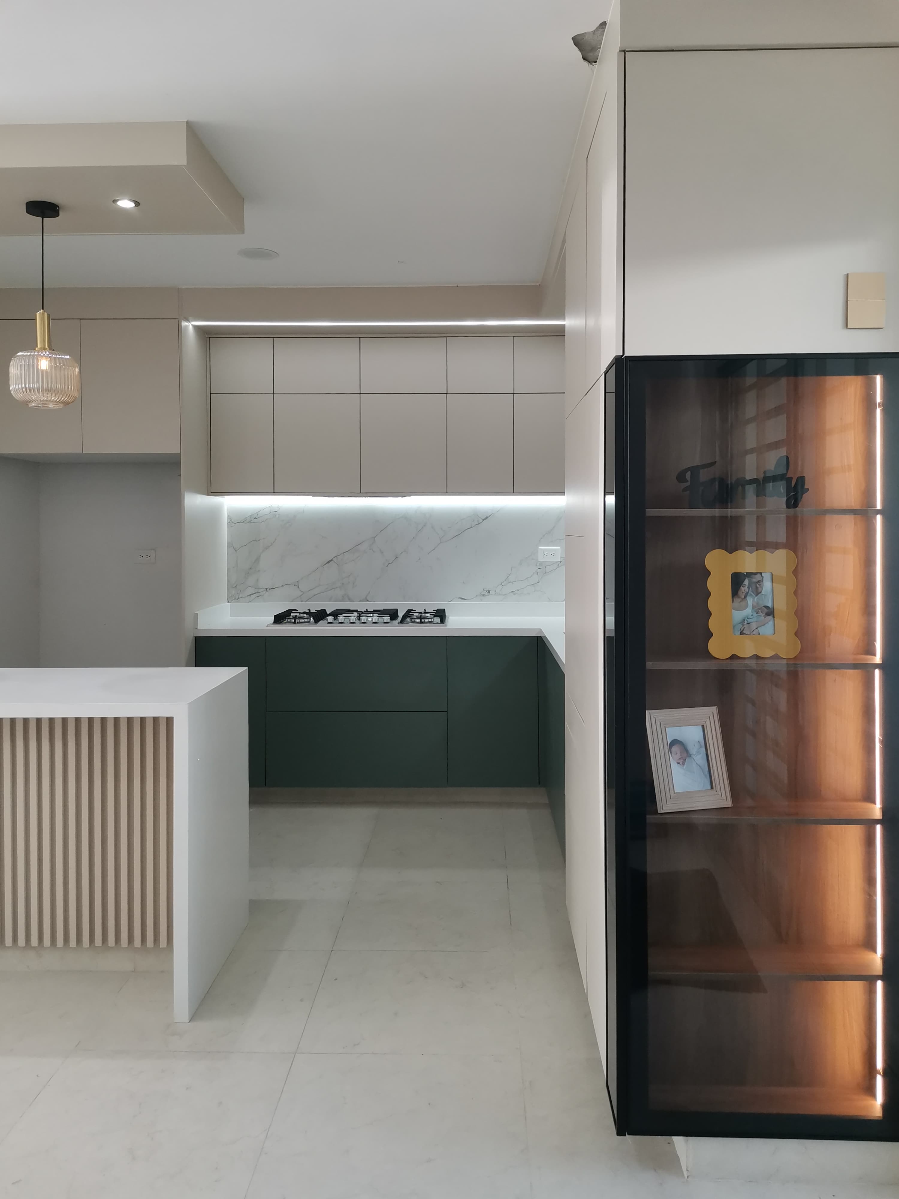 Cocina integral y vestidores a medida en La Rioja, Culiacán — Detalle 8 | Casa Aurea Culiacán