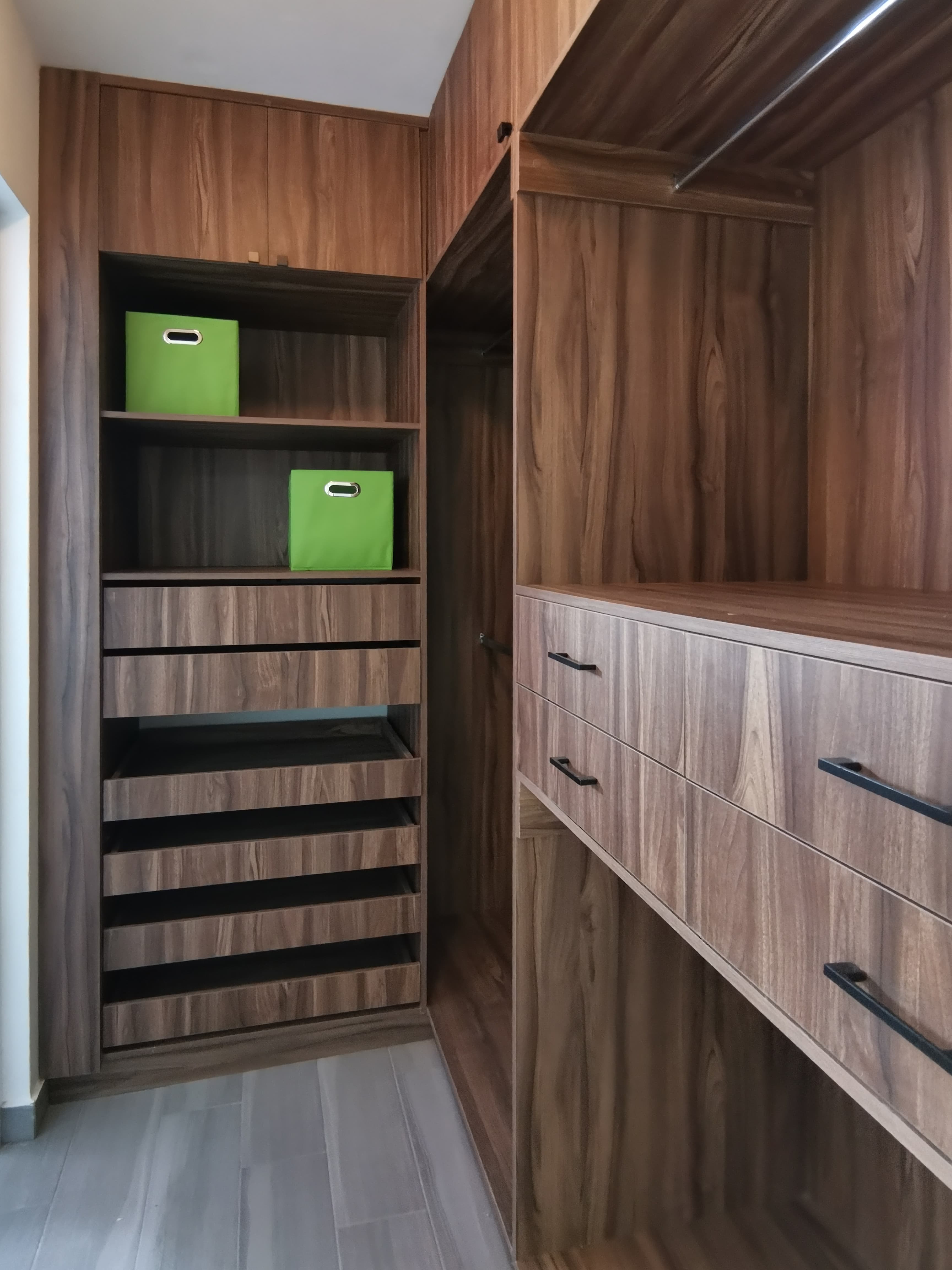 Vestidor a Medida con Acabados de Lujo en Culiacán — Detalle 3 | Casa Aurea Culiacán