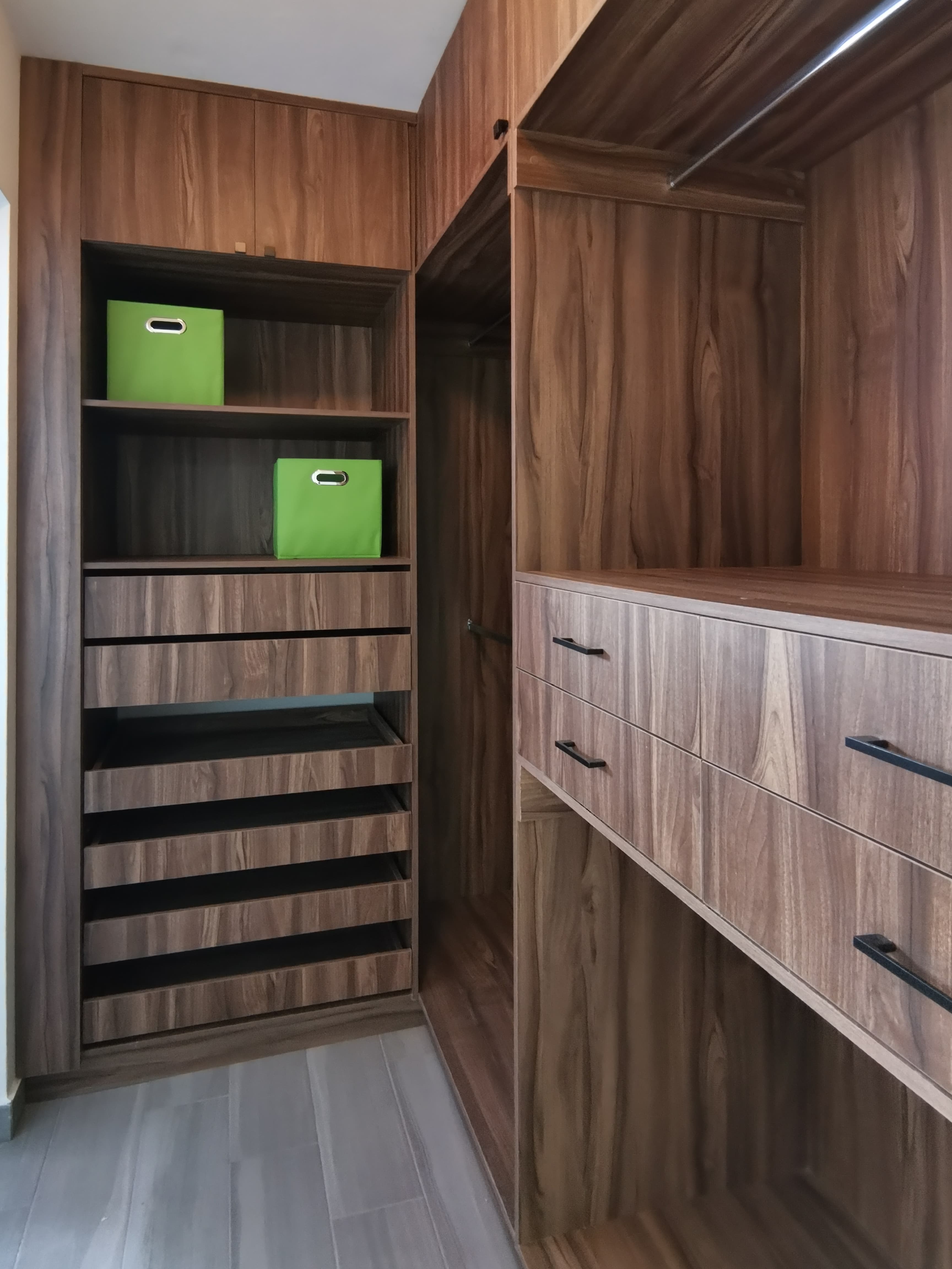 Vestidor a Medida con Acabados de Lujo en Culiacán — Detalle 2 | Casa Aurea Culiacán