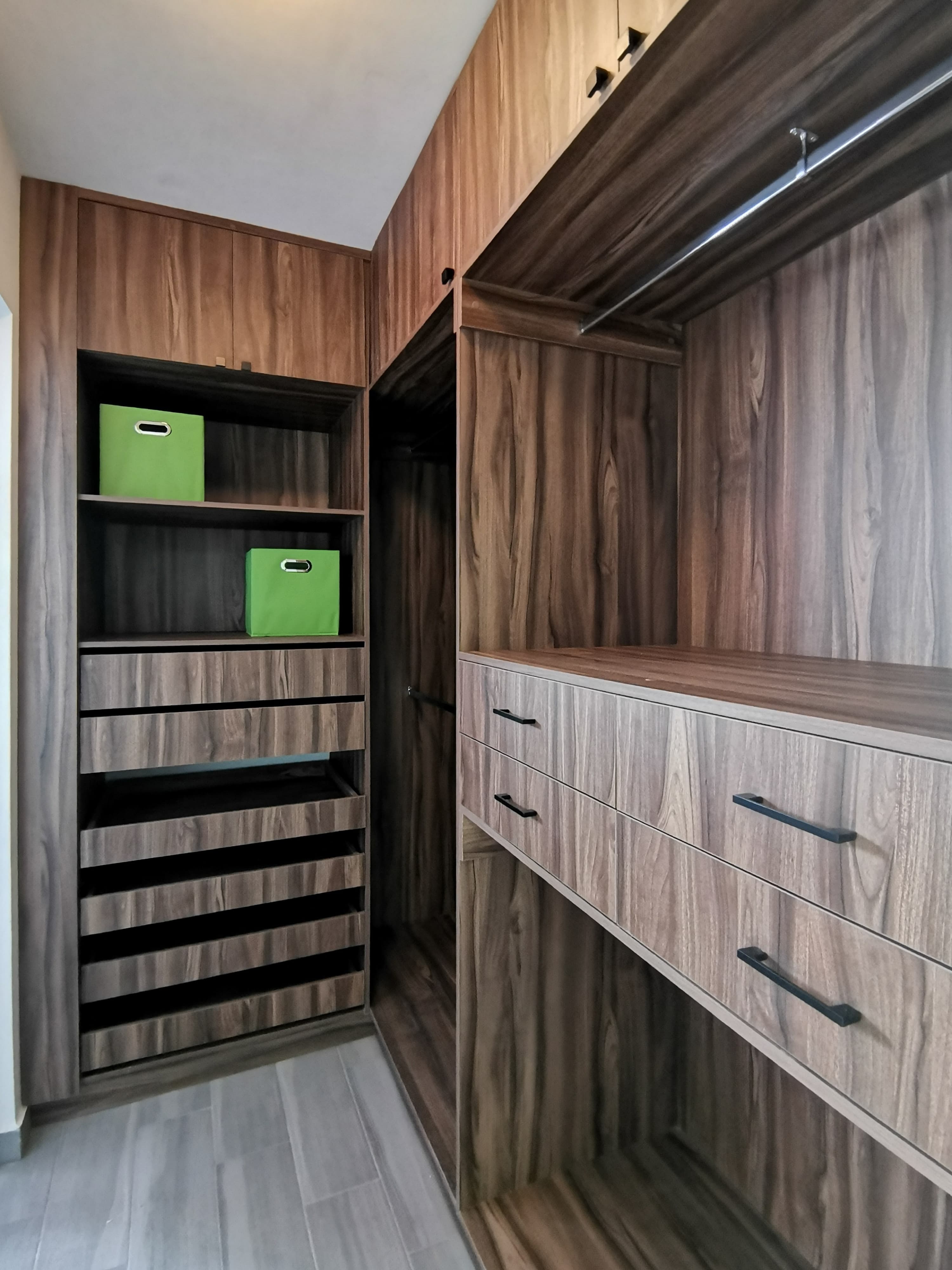 Vestidor a Medida con Acabados de Lujo en Culiacán — Detalle 1 | Casa Aurea Culiacán