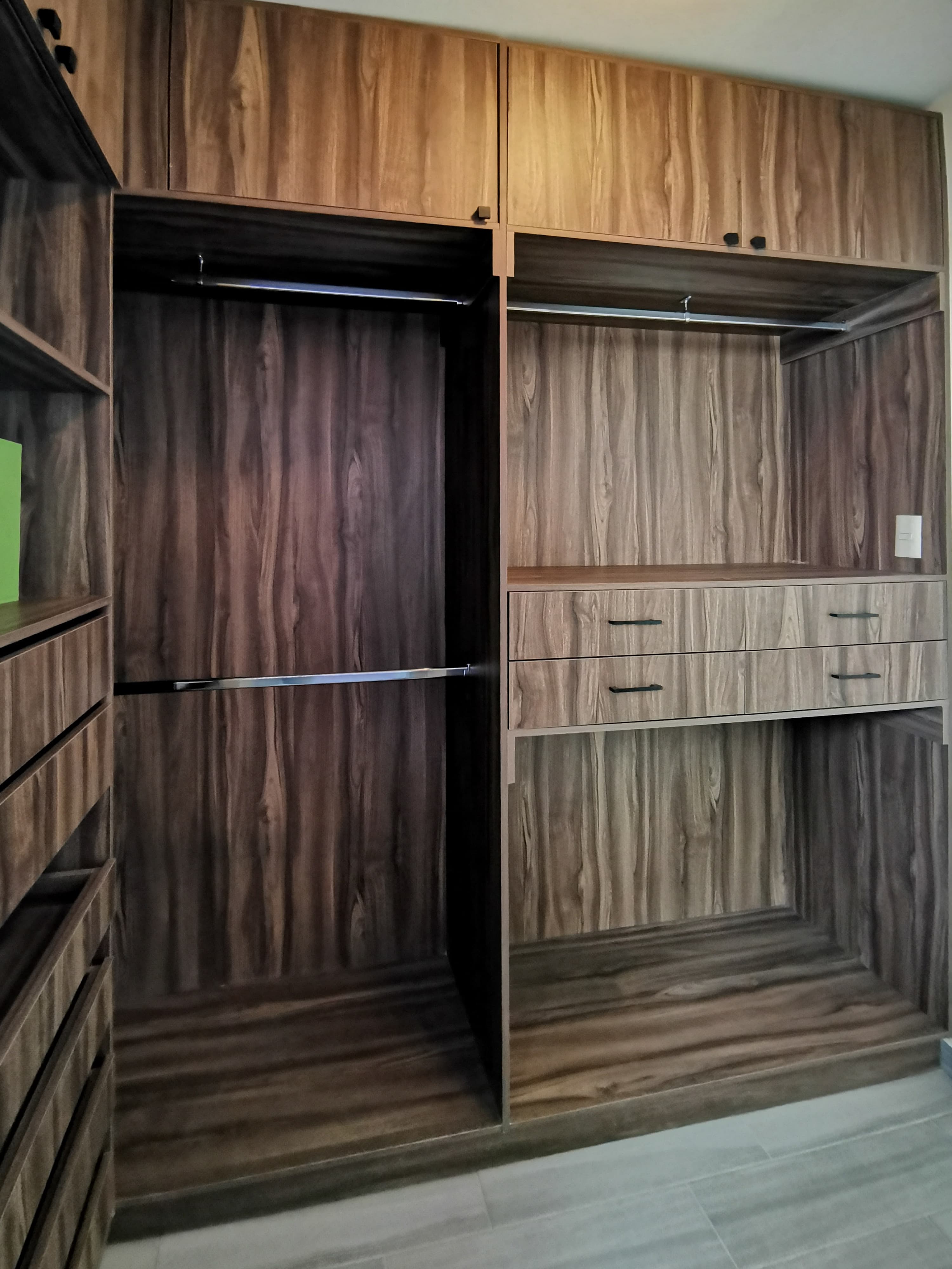 Vestidor a Medida con Acabados de Lujo en Culiacán — Detalle 6 | Casa Aurea Culiacán